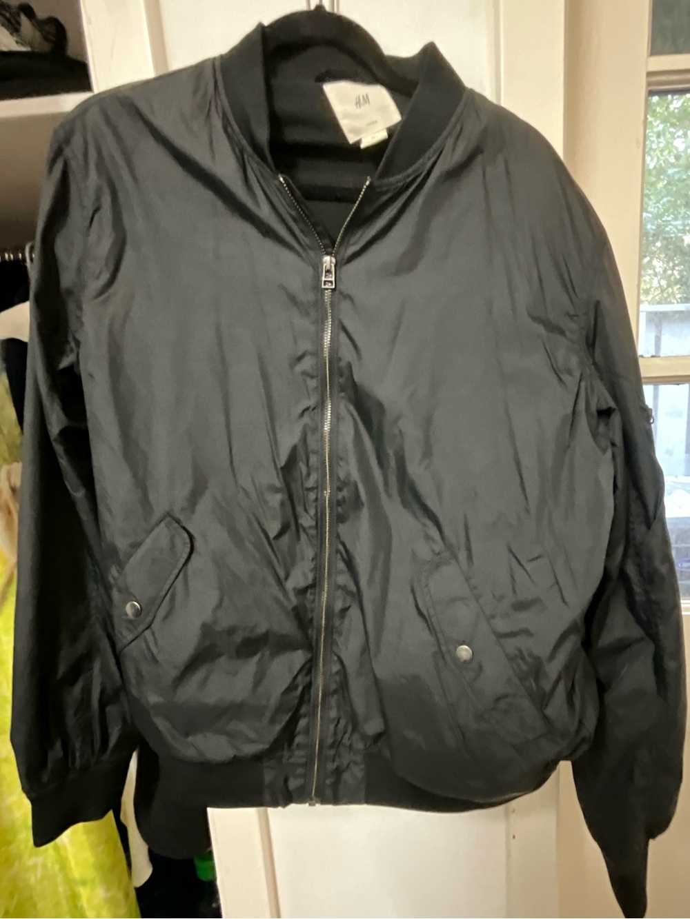 H&M Men's Black Zip-Front Bomber Jacket